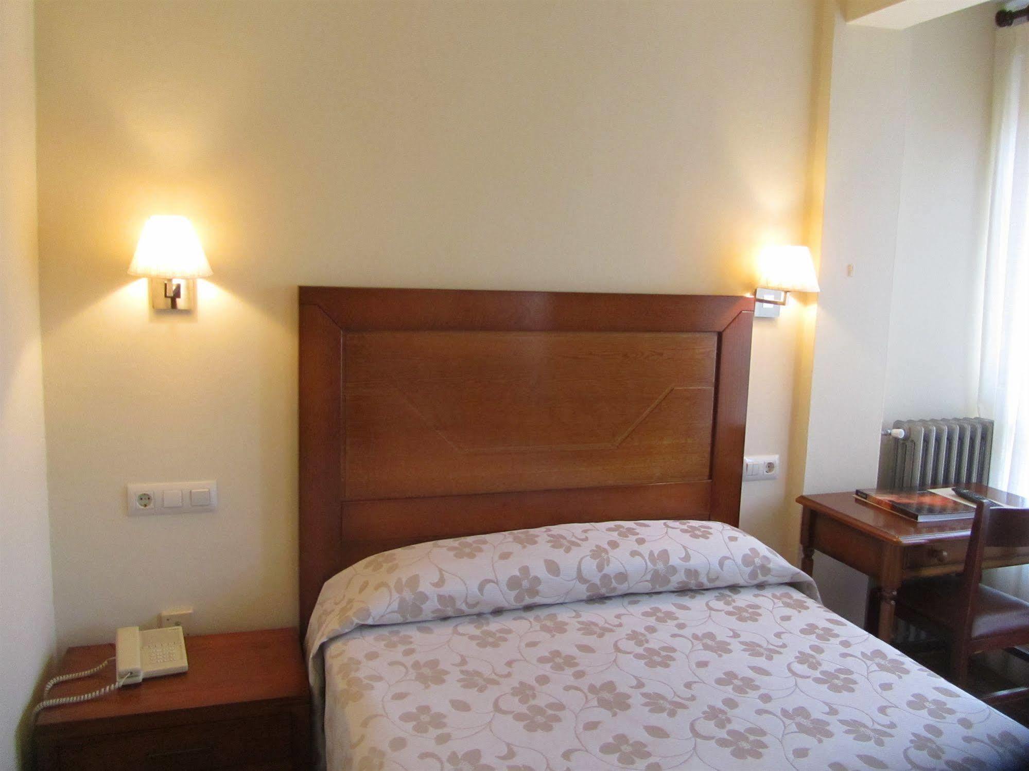 Cabeza Hotel 2*